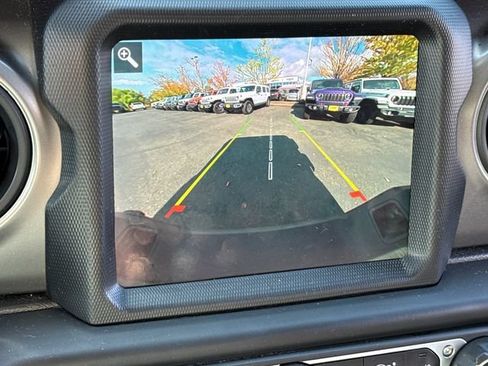 Used 2023 Jeep Gladiator Sport AWD/4WD image 26
