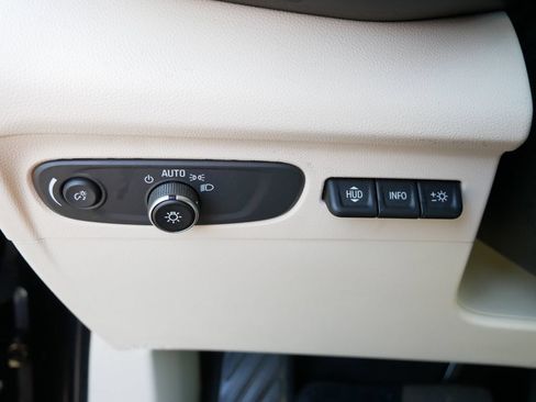 Used 2023 Buick Envision Avenir AWD/4WD image 17