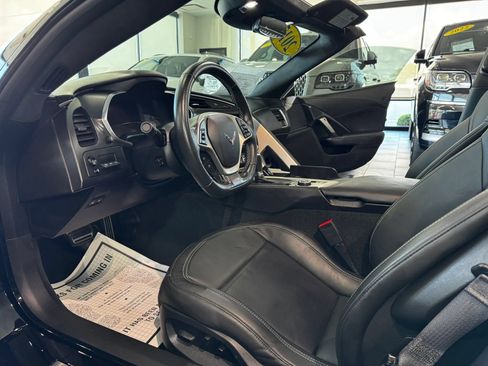 Used 2015 Chevrolet Corvette Z06 w/ 3LZ Preferred Equipment Group RWD image 9