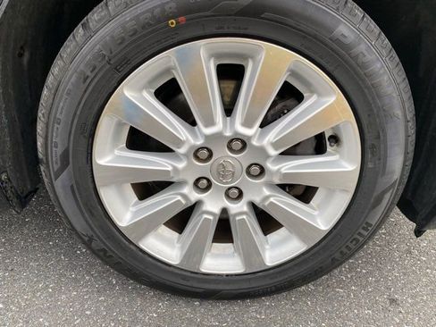 Used 2014 Toyota Sienna XLE image 31