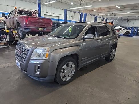 Used 2010 GMC Terrain SLT w/ Cargo Package image 8