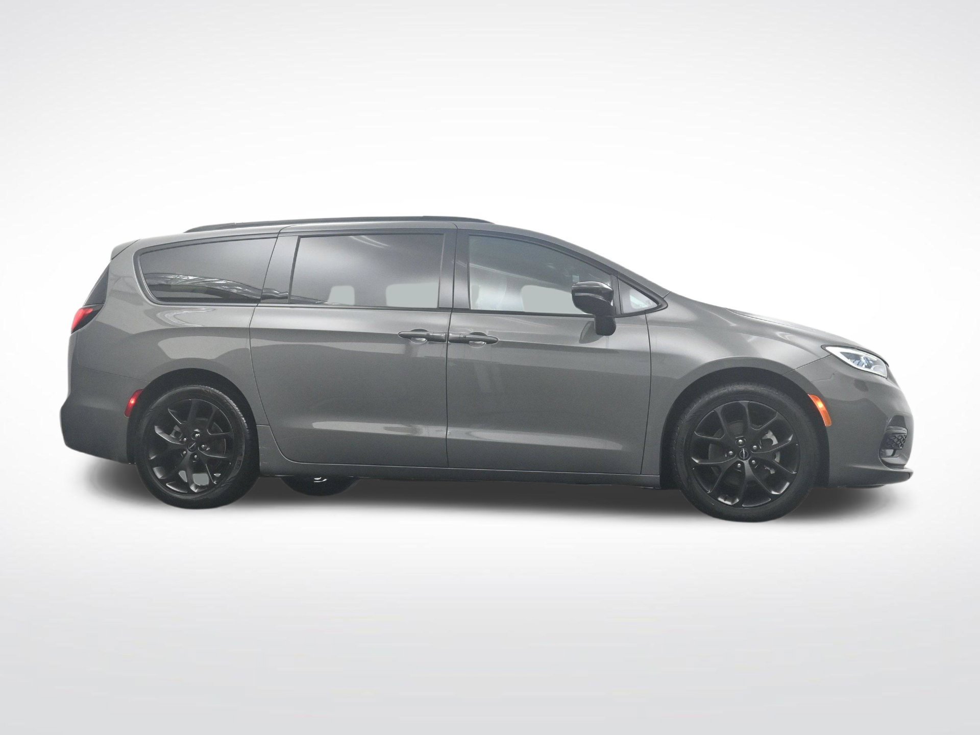 Used 2025 Chrysler Pacifica Limited FWD image 32