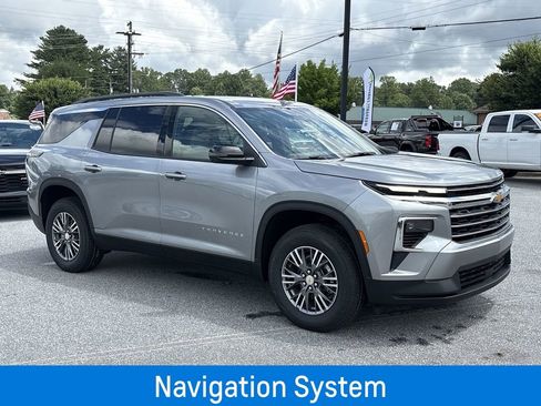 New 2026 Chevrolet Traverse LT image 2