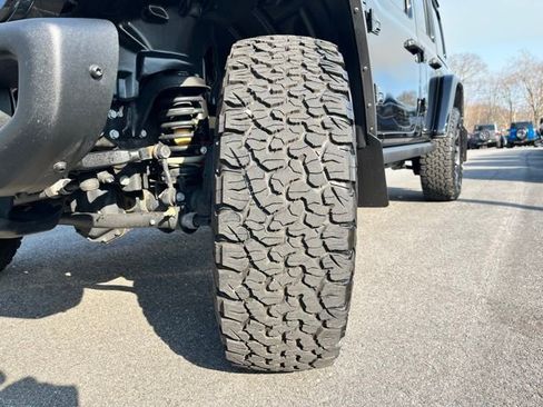 Used 2024 Jeep Wrangler Unlimited Rubicon 4xe image 14