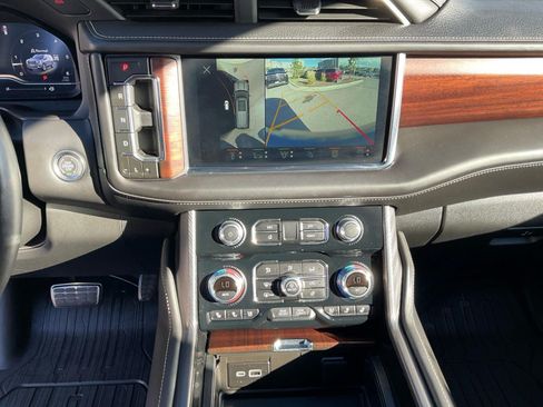 Used 2024 GMC Yukon XL Denali Ultimate w/ LPO, Floor Liner Package AWD/4WD image 11