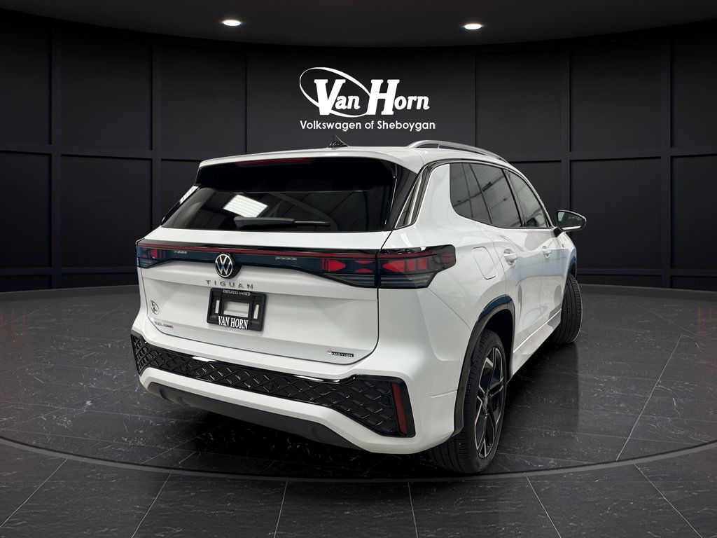 Used 2026 Volkswagen Tiguan SEL R-Line AWD/4WD image 8