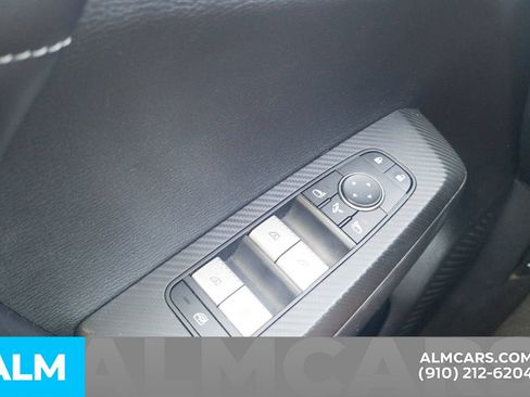 Used 2024 Mitsubishi Outlander SE AWD/4WD image 16
