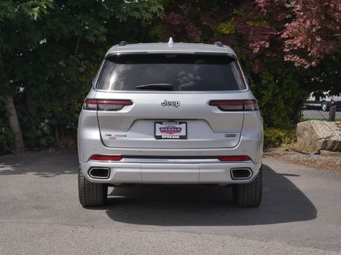 Used 2021 Jeep Grand Cherokee L Overland w/ Luxury Tech Group IV AWD/4WD image 21
