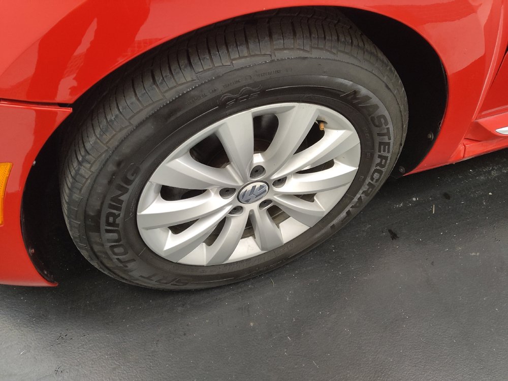 Used 2019 Volkswagen Beetle 2.0T S FWD image 31