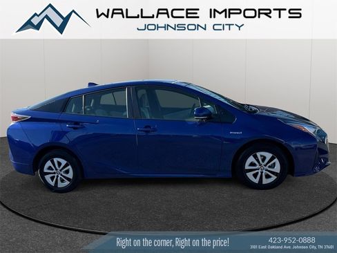 Used 2016 Toyota Prius Three w/ Advanced Technology Package image 6