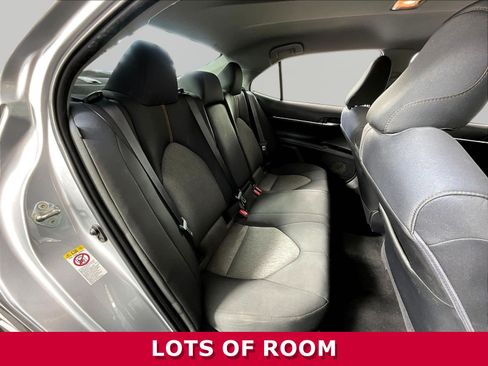 Used 2018 Toyota Camry LE FWD image 23