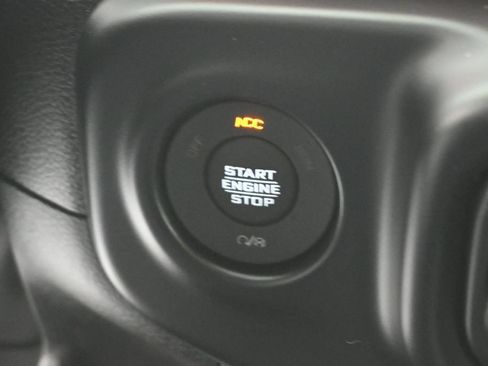 Used 2023 Jeep Gladiator Rubicon AWD/4WD image 12