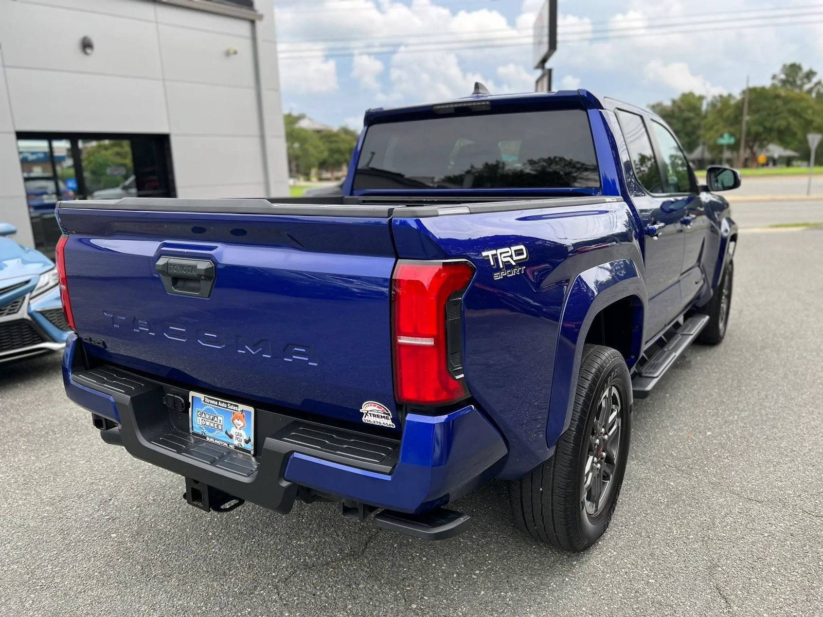 Used 2024 Toyota Tacoma TRD Sport AWD/4WD image 4