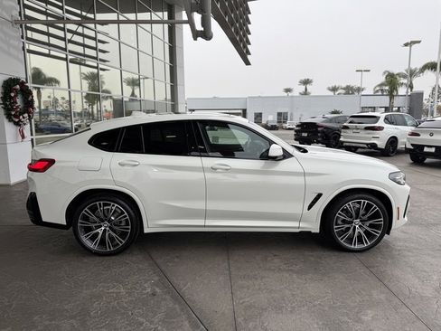 Used 2023 BMW X4 xDrive30i w/ M Sport Package image 3