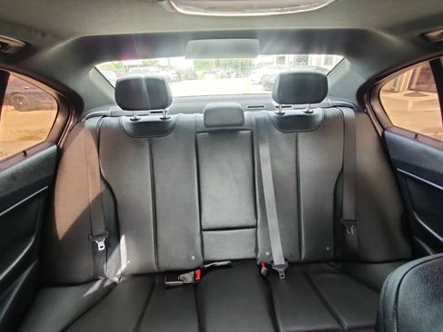 Used 2014 BMW 320i Sedan RWD image 18
