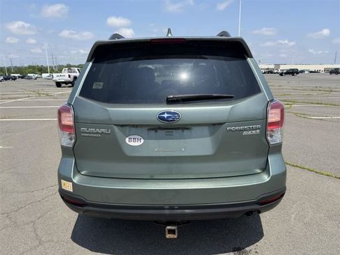Used 2017 Subaru Forester 2.5i Premium AWD/4WD image 5