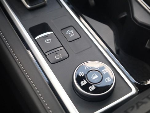 New 2026 Nissan Pathfinder SV AWD/4WD image 18