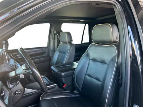 Used 2021 GMC Yukon SLT w/ SLT Premium Package image 10