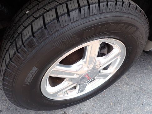 Used 2008 GMC Envoy SLE w/ Sun And Sound Package AWD/4WD image 7