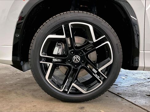 New 2026 Volkswagen Tiguan SEL R-Line image 14