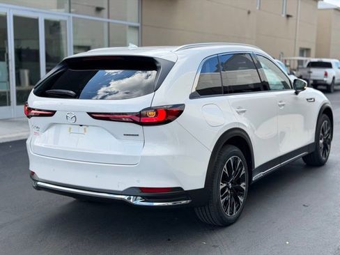 New 2025 MAZDA CX-90 Plug-In Hybrid w/ Premium Plus AWD/4WD image 4