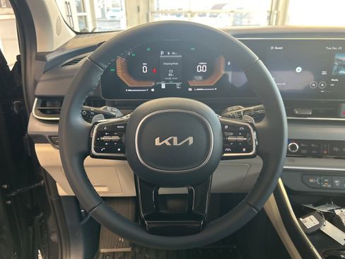 New 2026 Kia Carnival EX FWD image 19