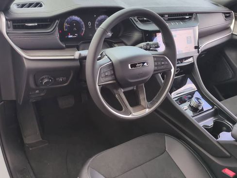 New 2026 Jeep Grand Cherokee Altitude AWD/4WD image 10