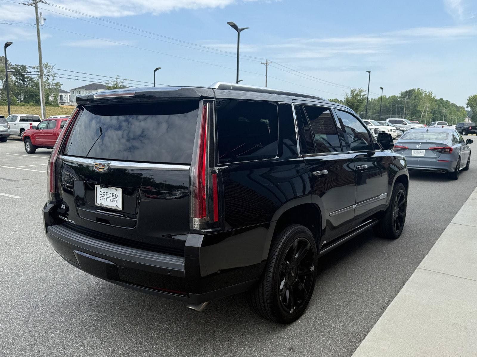 Used 2020 Cadillac Escalade Premium Luxury RWD image 25