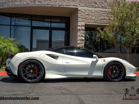 Used 2020 Ferrari F8 Tributo RWD image 9