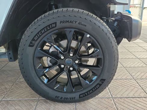 Used 2024 Jeep Wrangler Unlimited Sahara image 5