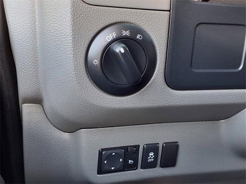 Used 2021 Nissan NV 3500 SV image 23