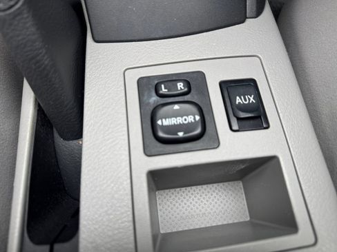 Used 2011 Toyota RAV4 4WD w/ Base L4 Extra Value Pkg image 27