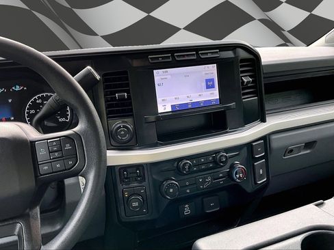 Used 2023 Ford F350 XL w/ 360-Degree Camera Package AWD/4WD image 5