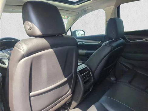 Used 2018 Cadillac XT5 Luxury w/ Driver Awareness Package FWD image 19