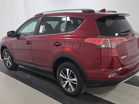 Used 2018 Toyota RAV4 XLE FWD image 5