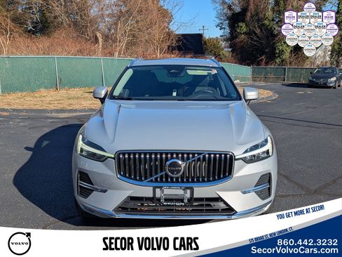 Certified 2023 Volvo XC60 B5 Plus image 2