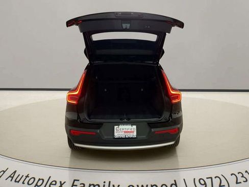 Used 2025 Volvo XC40 B5 Plus image 92