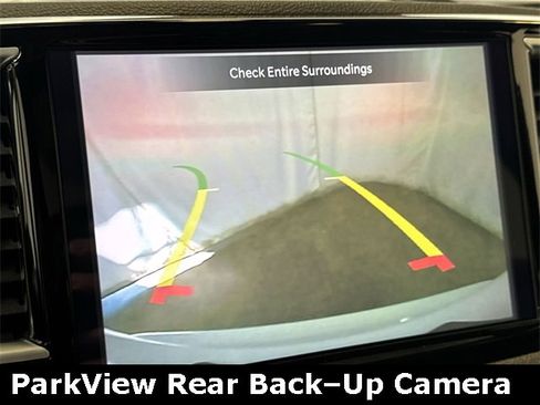 Used 2025 Chrysler Pacifica Limited image 21