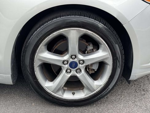 Used 2016 Ford Fusion SE FWD image 25