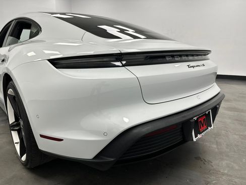 Used 2020 Porsche Taycan 4S image 17