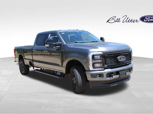 New 2026 Ford F350 Lariat w/ Black Appearance Package AWD/4WD image 2