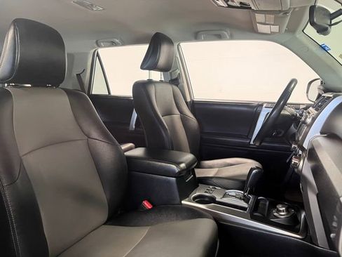 Used 2018 Toyota 4Runner SR5 Premium image 10