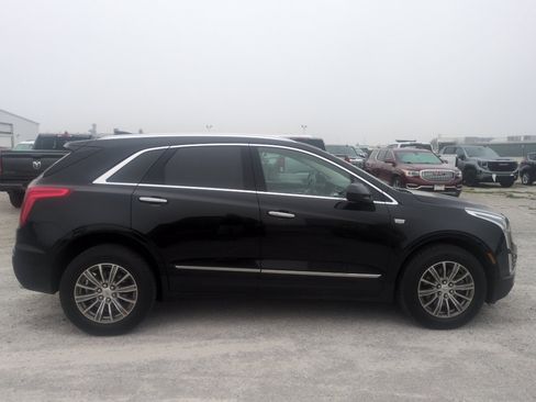 Used 2017 Cadillac XT5 Luxury w/ Driver Awareness Package FWD image 4