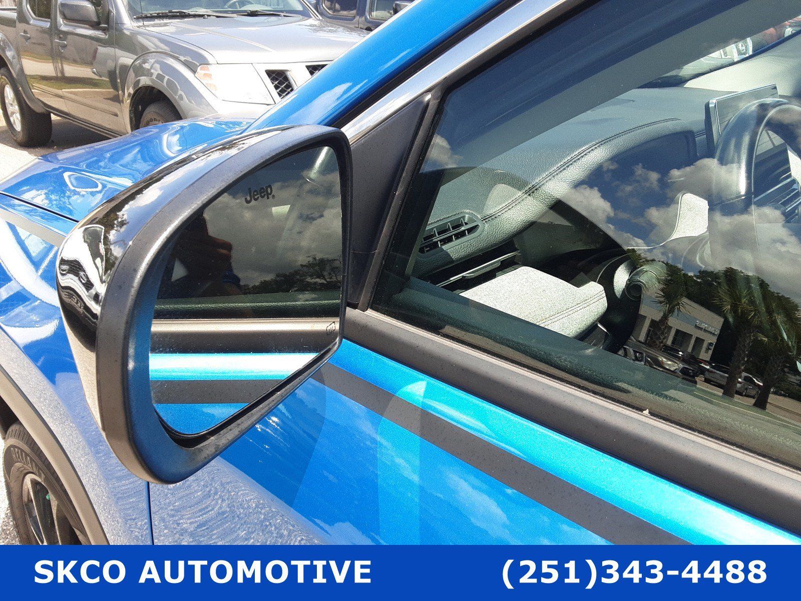 Used 2022 Jeep Compass Latitude w/ Mopar Graphics Package AWD/4WD image 10