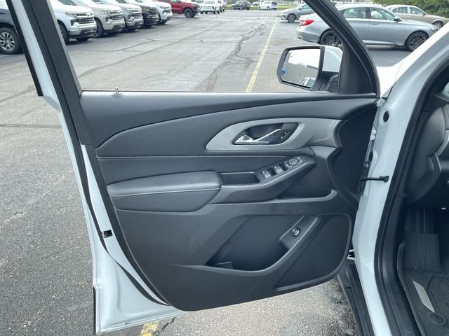 Certified 2023 Chevrolet Traverse LT w/ LPO, Floor Liner Package AWD/4WD image 21