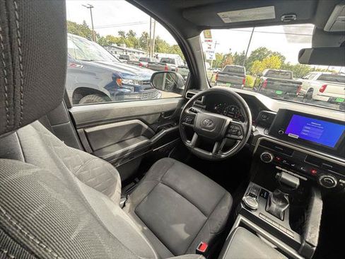 Certified 2024 Toyota Tacoma SR5 AWD/4WD image 18
