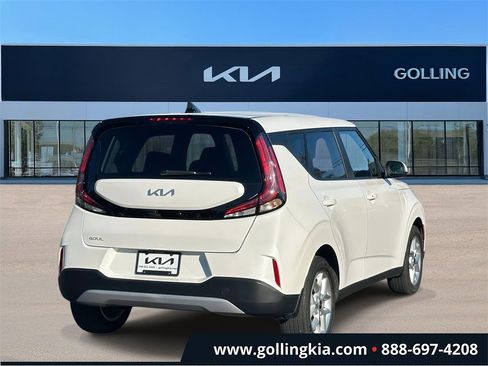 Used 2024 Kia Soul S image 3