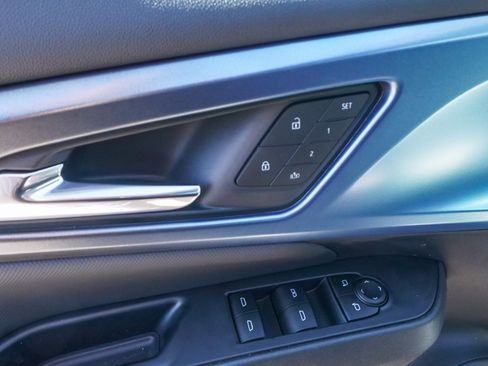 New 2026 Chevrolet Equinox EV LT image 18