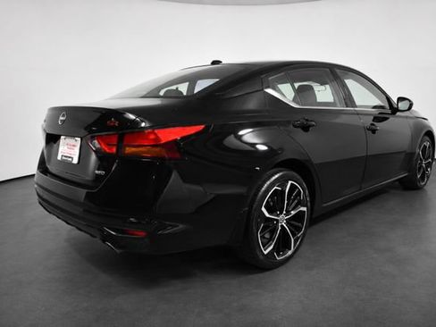 Certified 2024 Nissan Altima 2.5 SR w/ SR Premium Package AWD/4WD image 4