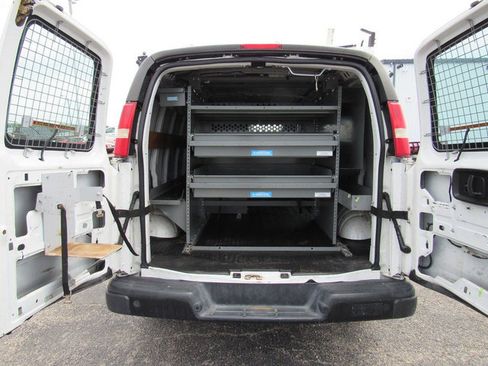 Used 2018 Chevrolet Express 2500 w/ Driver Convenience Package RWD image 21